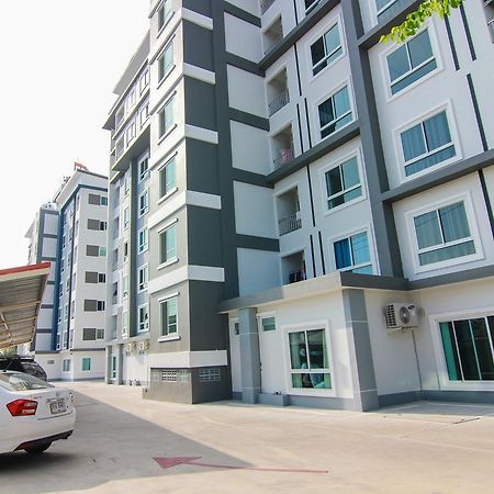 Tada Condotel Buriram Buitenkant foto