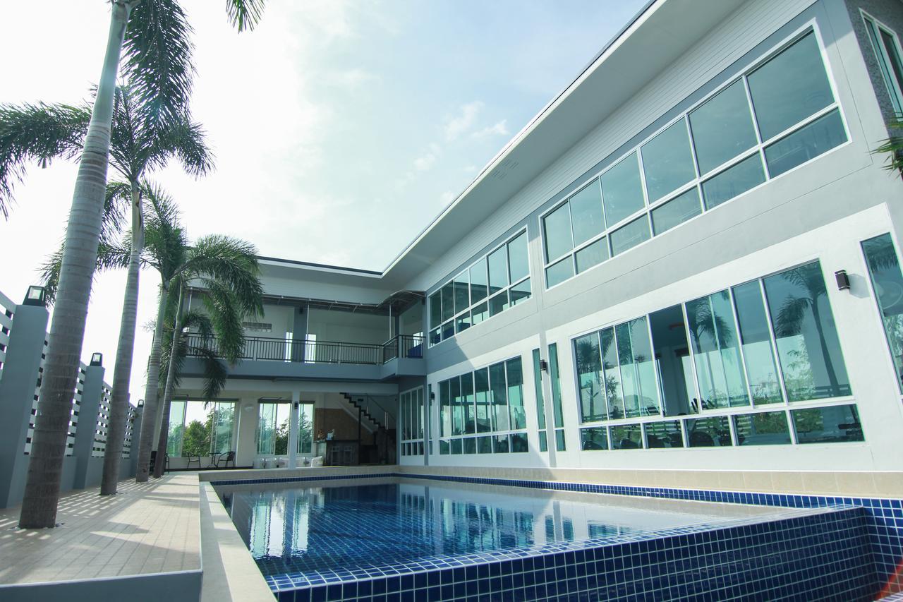 Tada Condotel Buriram Buitenkant foto