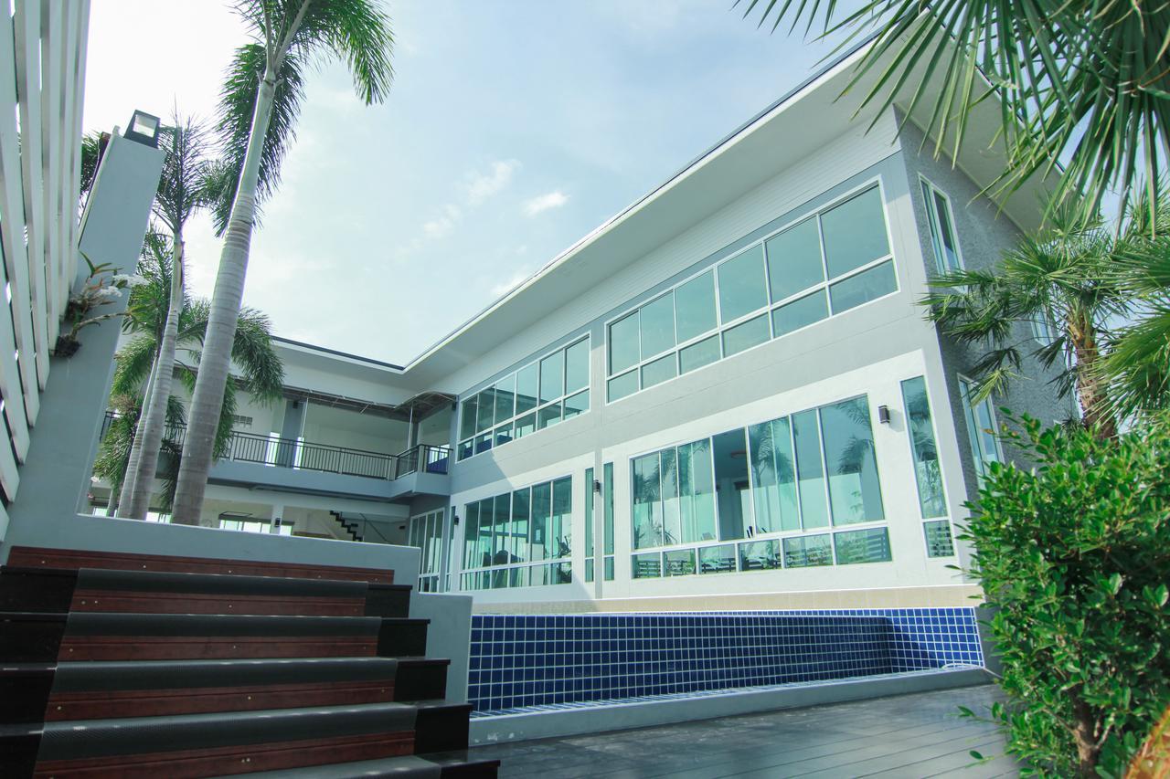 Tada Condotel Buriram Buitenkant foto