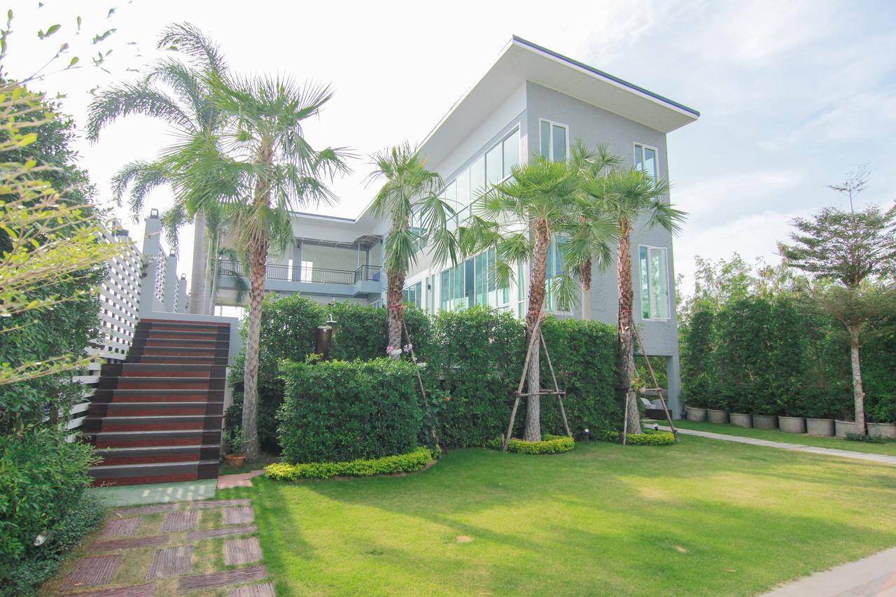 Tada Condotel Buriram Buitenkant foto