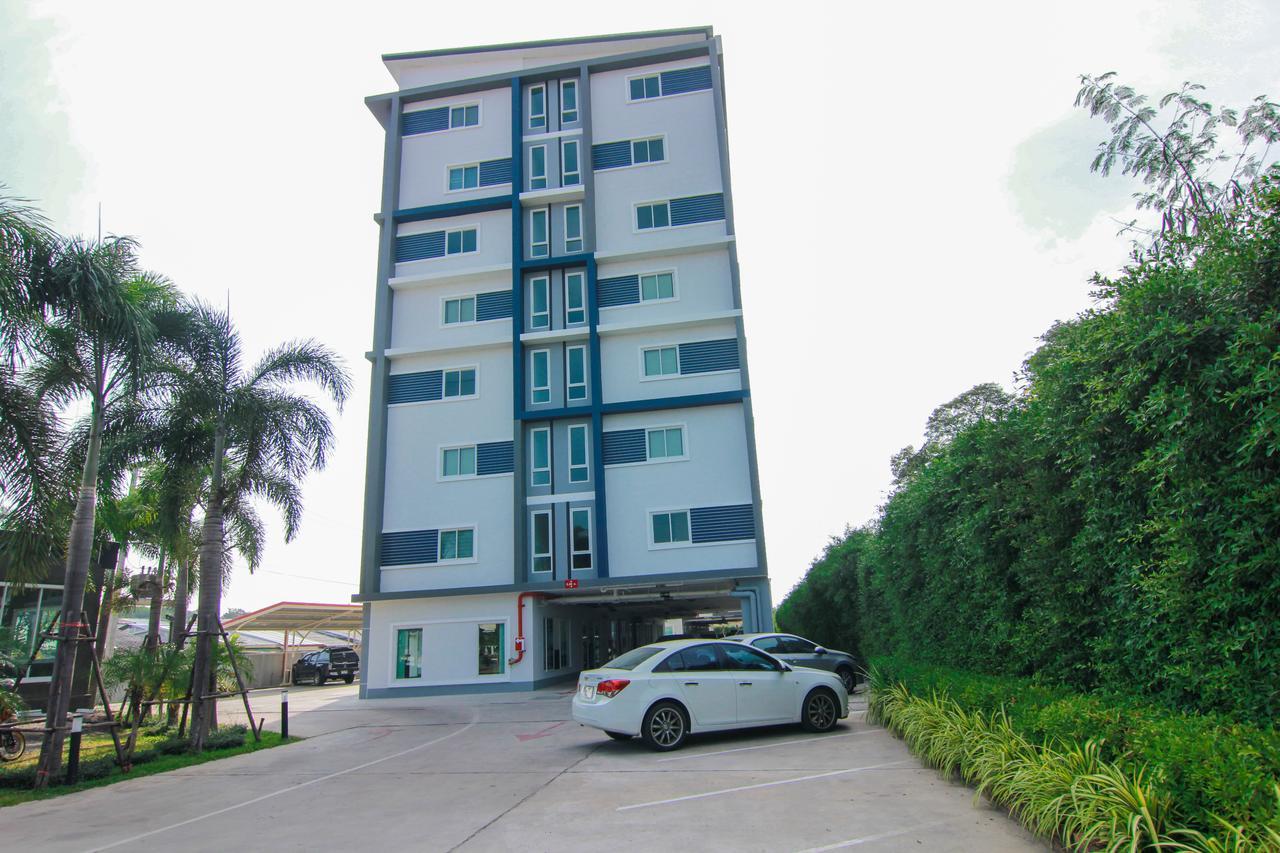 Tada Condotel Buriram Buitenkant foto
